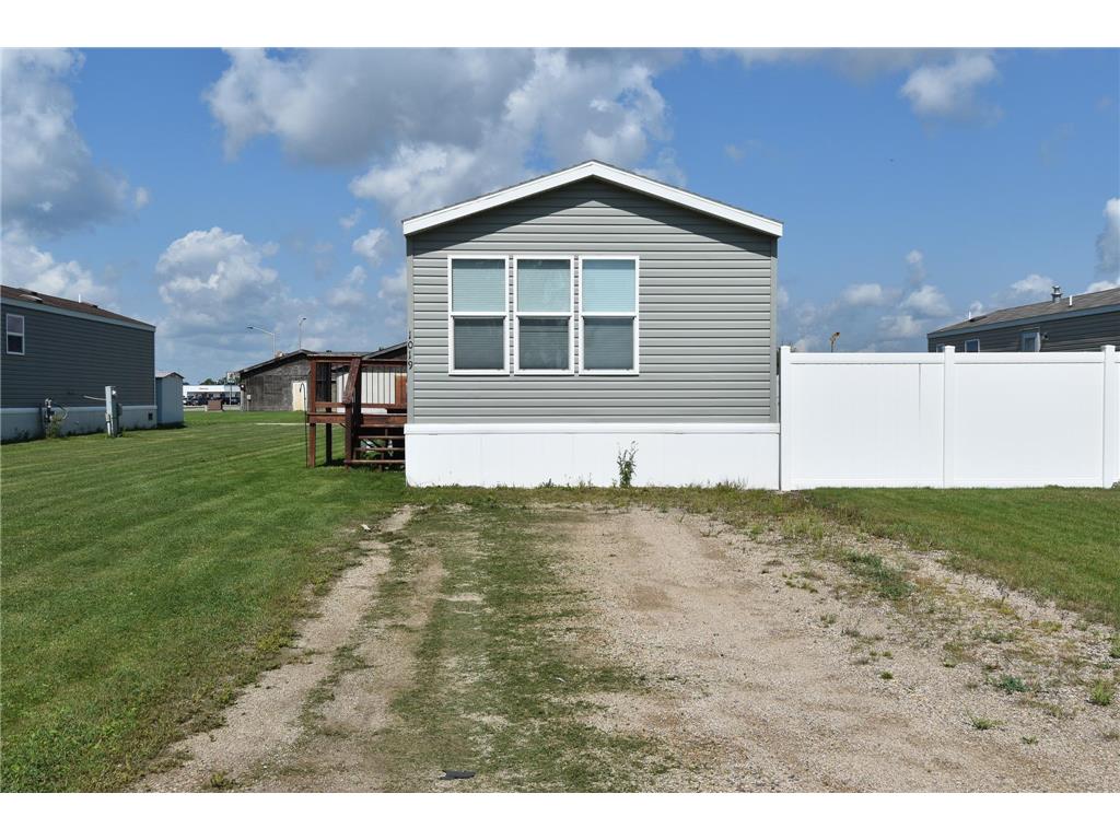 1019 W 1st Street Thief River Falls MN 56701 6591250 image1