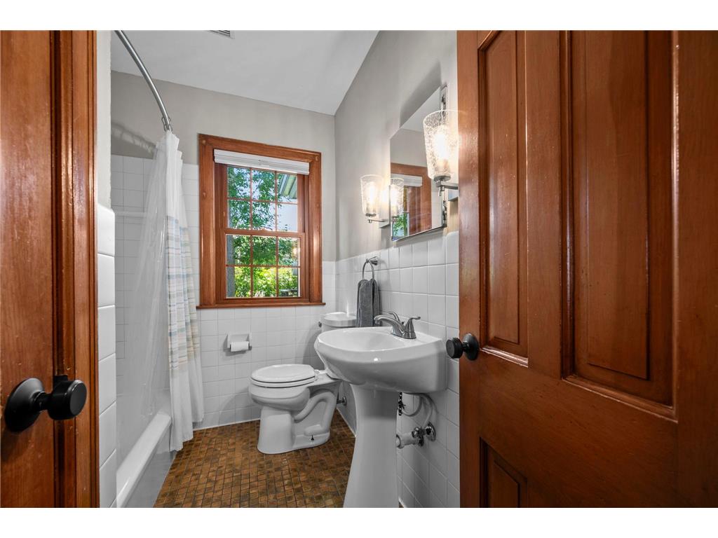 102 14th Avenue N Hopkins MN 55343 7107657 image23