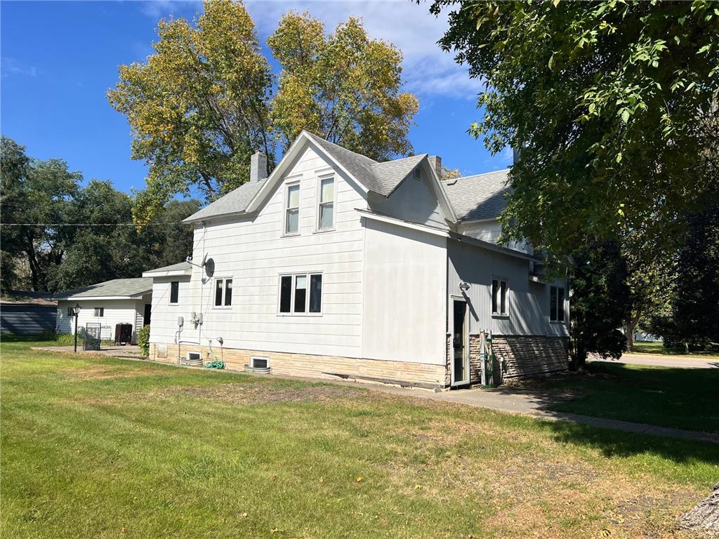102 3rd Avenue Bellingham MN 56212 6799107 image1