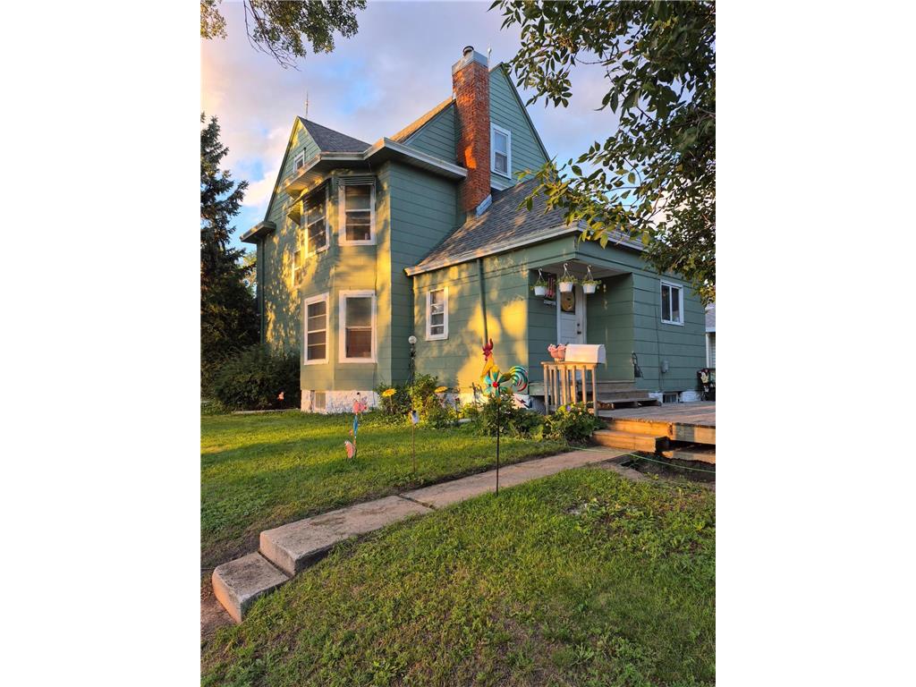 102 3rd Street SE Pipestone MN 56164 7033589 image1