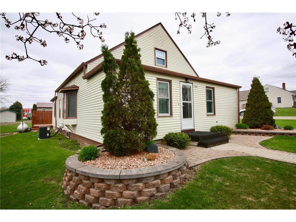 102 4th Avenue SE Lidgerwood ND 58053 7071220 image1