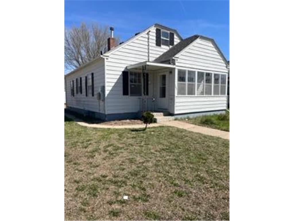102 8th Street Windom MN 56101 7058447 image2