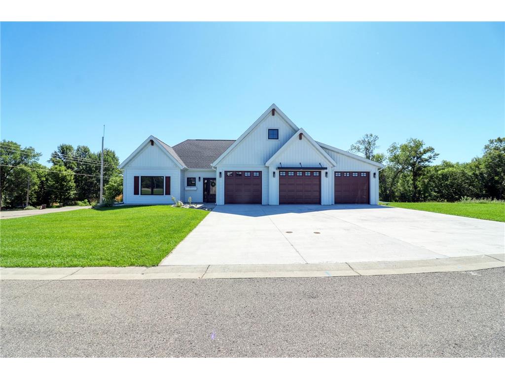 102 Altavista Drive Detroit Lakes MN 56501 - Detroit 6671376 image1
