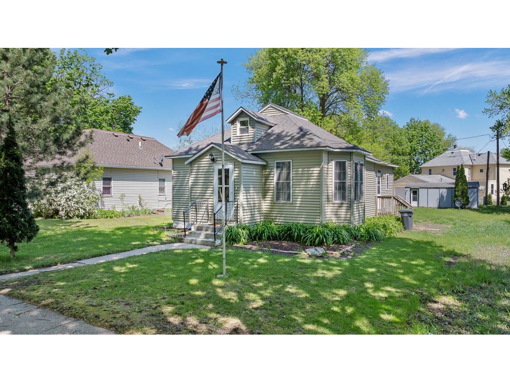 102 E Lyon Street Minneota MN 56264 7079394 image1