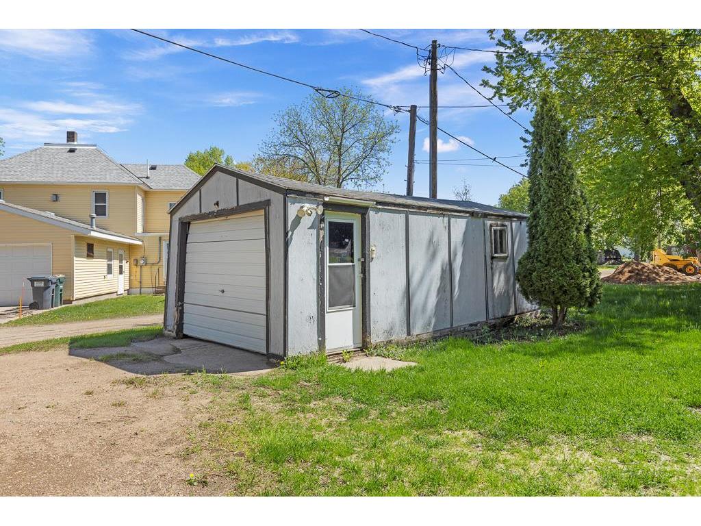 102 E Lyon Street Minneota MN 56264 7079394 image27