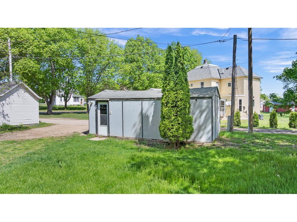 102 E Lyon Street Minneota MN 56264 7079394 image28