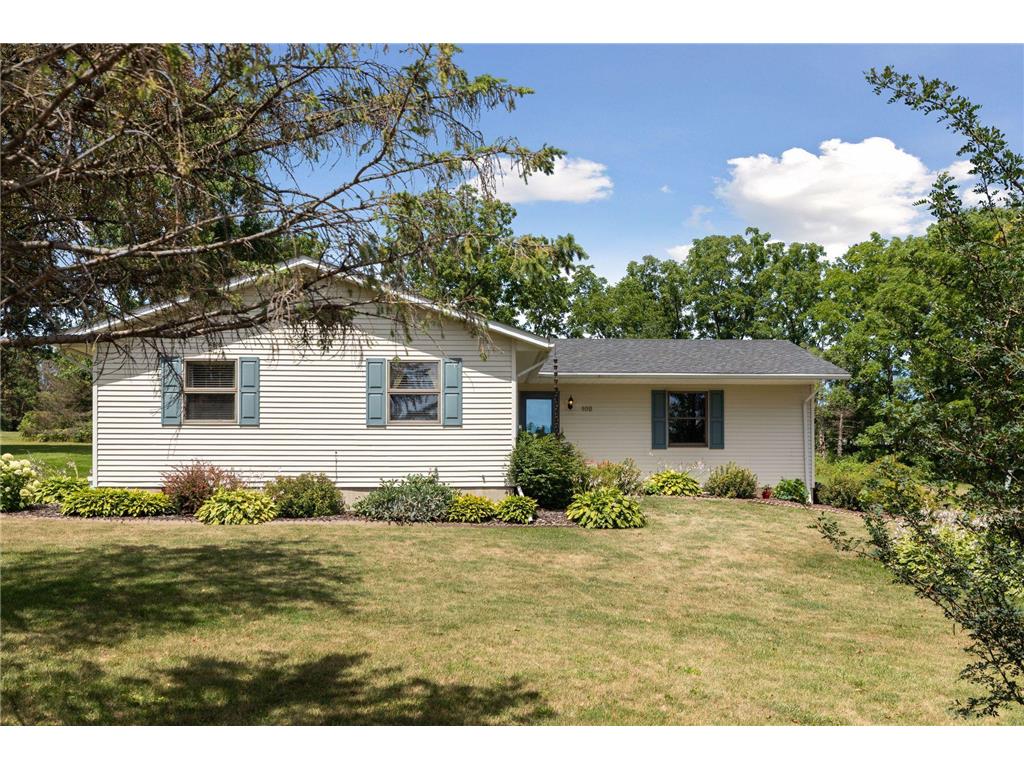 102 E Main Street Ellsworth WI 54011 6350786 image1