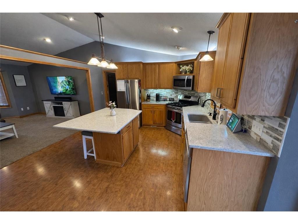 102 Meadowview Street Marshall MN 56258 7021516 image10