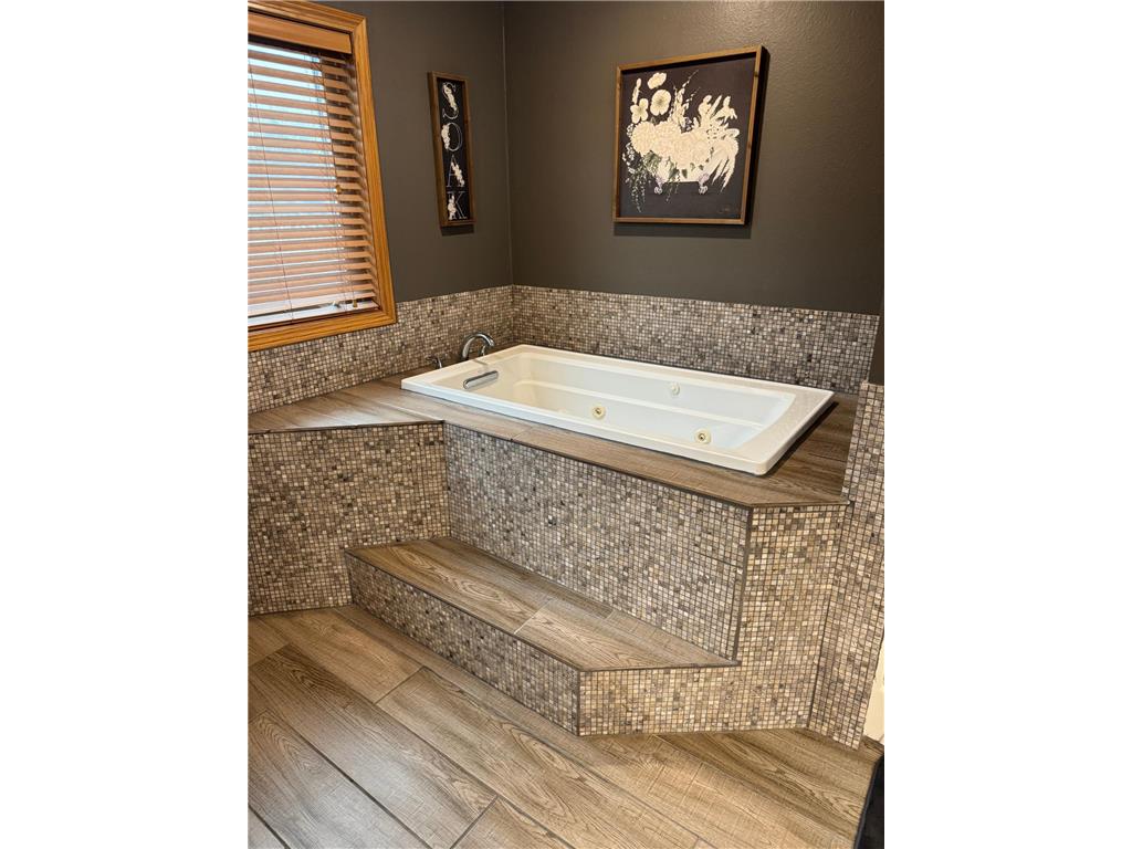 102 Meadowview Street Marshall MN 56258 7021516 image16