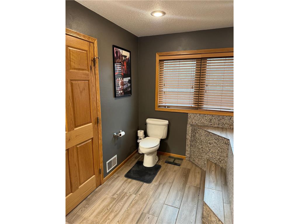 102 Meadowview Street Marshall MN 56258 7021516 image18