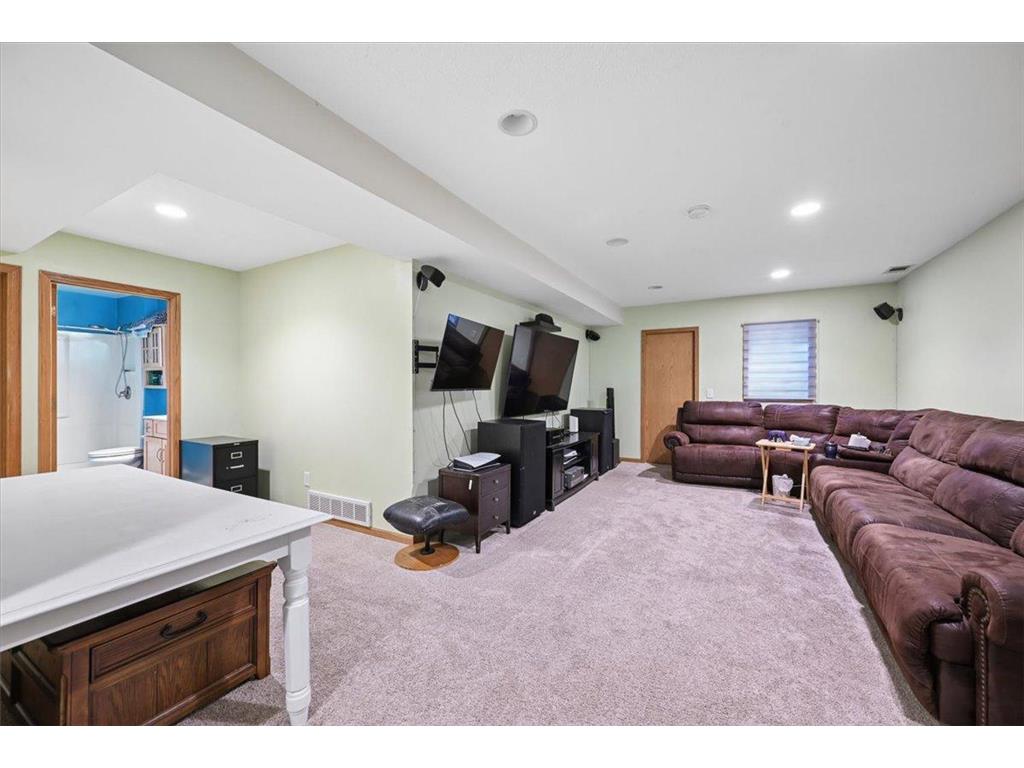 102 Primrose Court Vadnais Heights MN 55127 7094006 image13