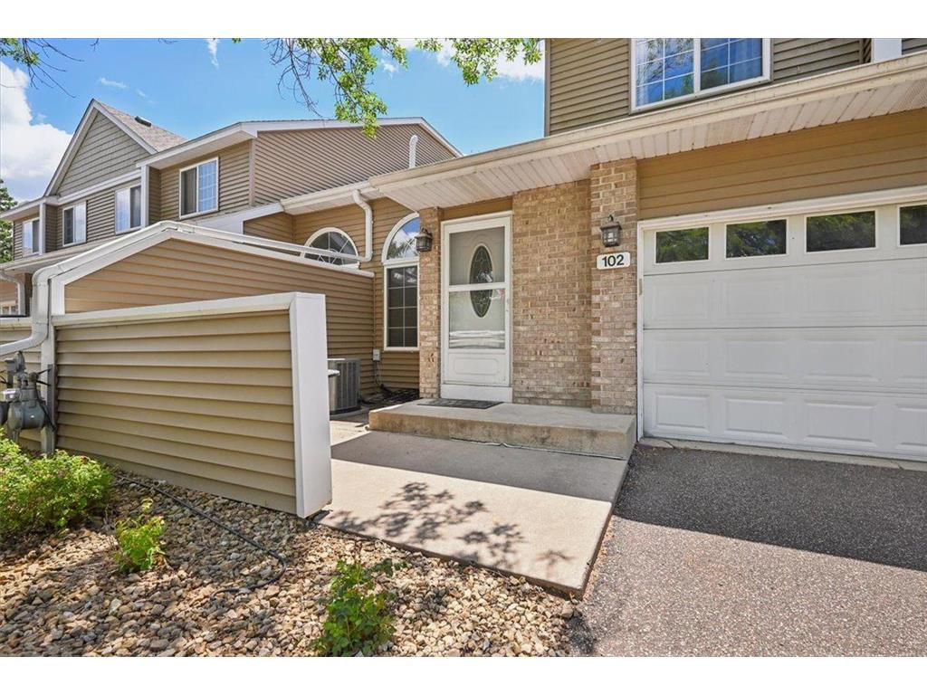 102 Primrose Court Vadnais Heights MN 55127 7094006 image2