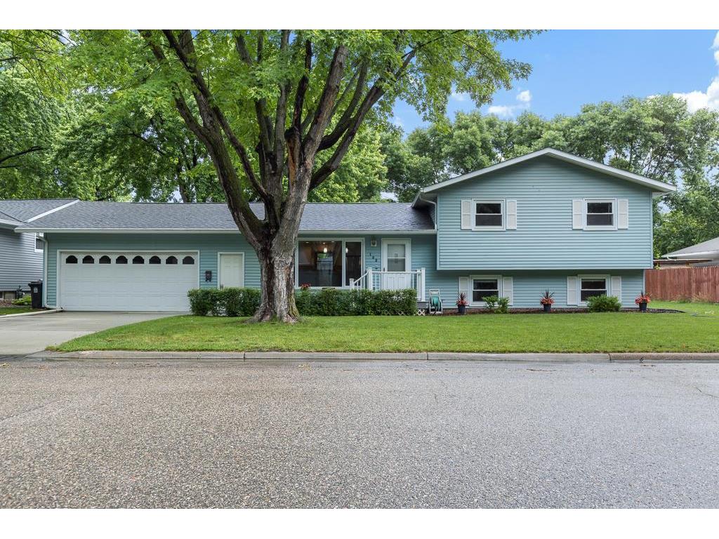 102 W James Avenue Marshall MN 56258 6556041 image1