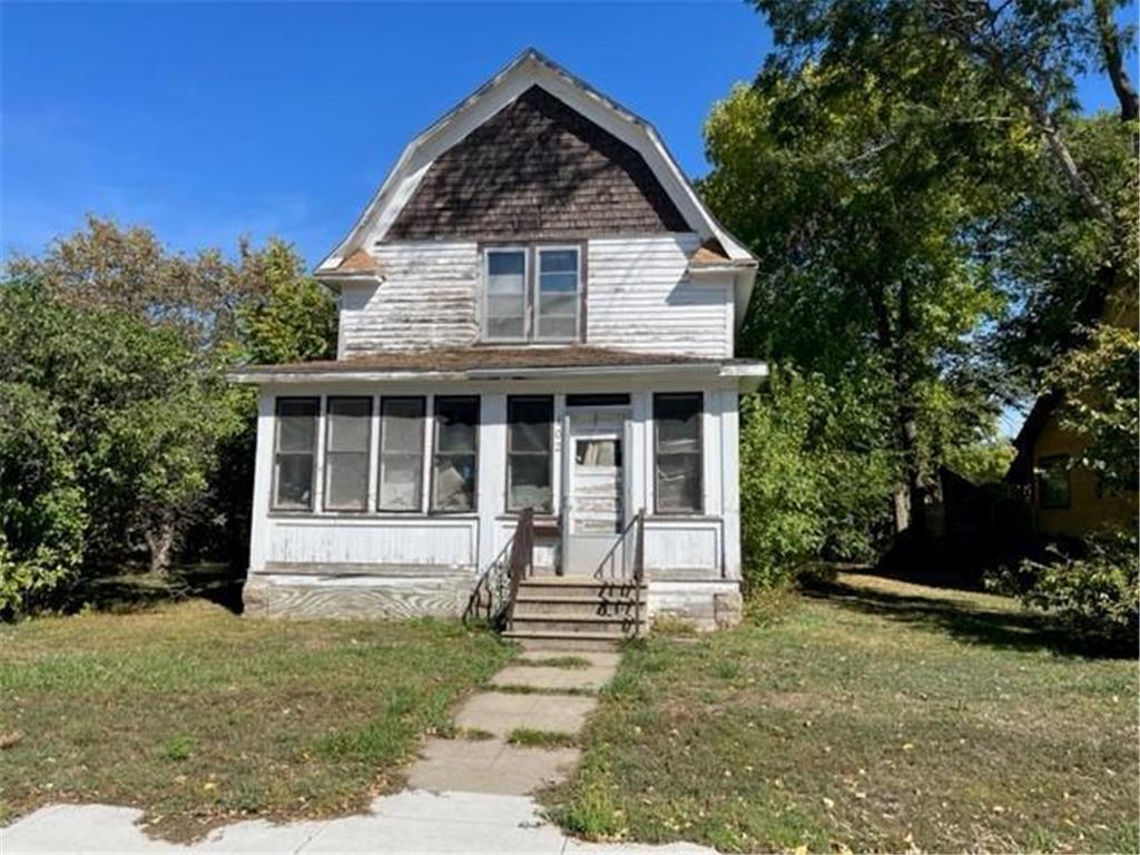 102 W Lyon Street Marshall MN 56258 6440634 image1