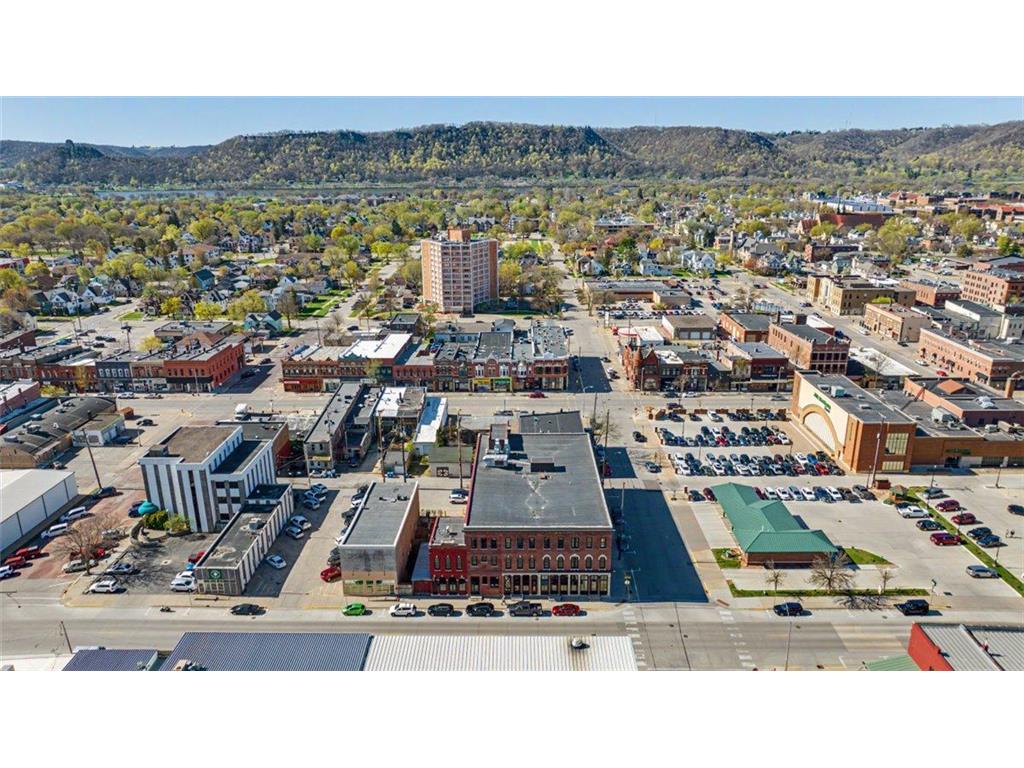 102 Walnut Street Winona MN 55987 7089677 image1