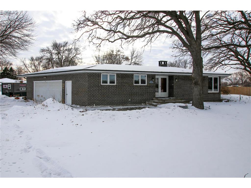 1020 Roberts Road SW Hutchinson MN 55350 7015903 image1