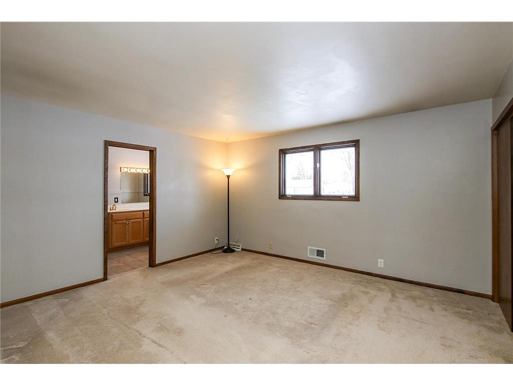 1020 Roberts Road SW Hutchinson MN 55350 7015903 image14