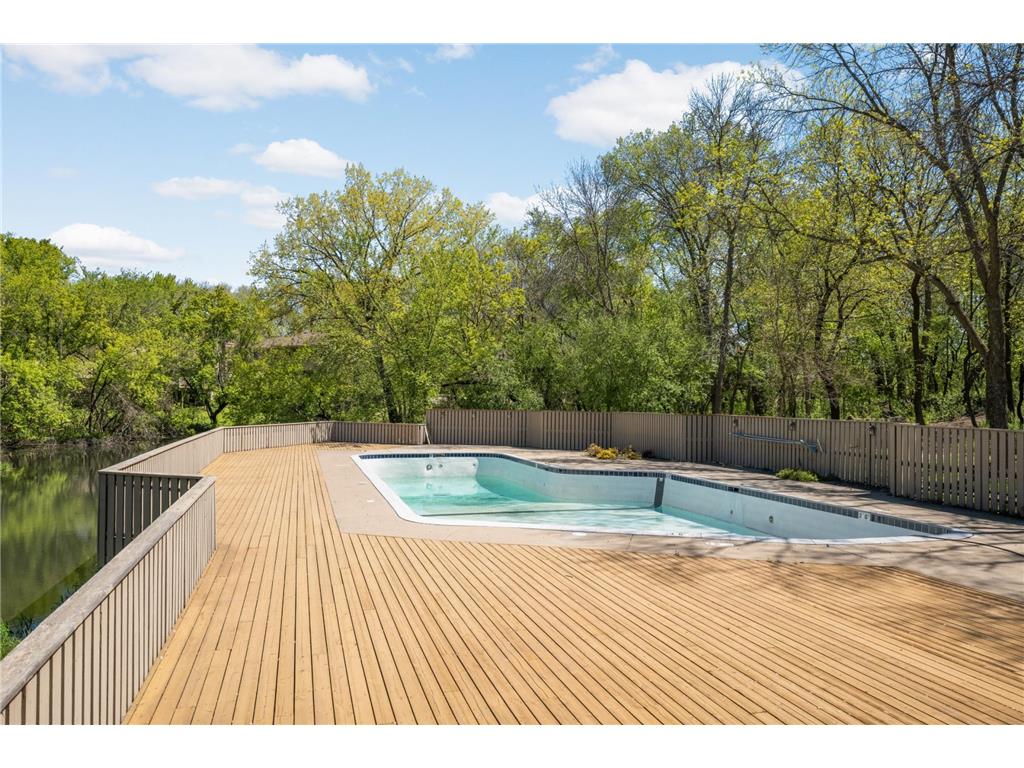 10203 Scarborough Road Bloomington MN 55437 7067212 image23