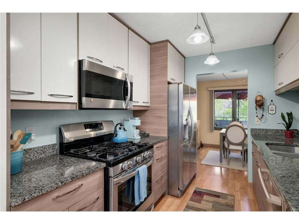 10203 Scarborough Road Bloomington MN 55437 7067212 image8