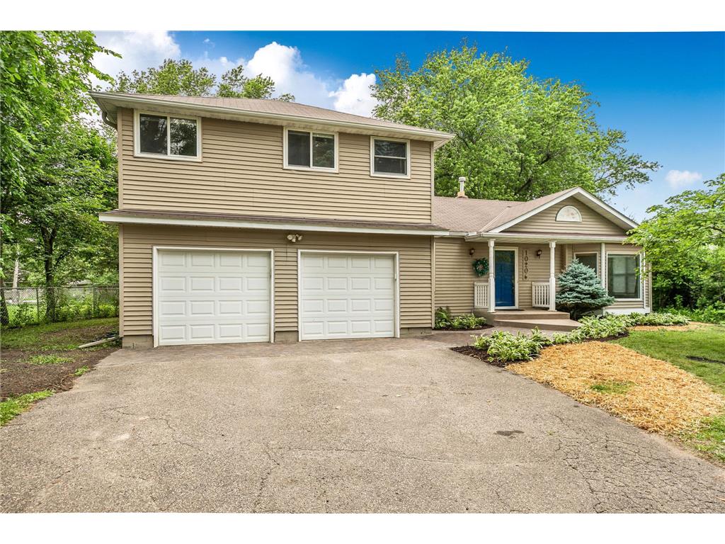 10206 Lakeview Drive W Minnetonka MN 55305 7092275 image1
