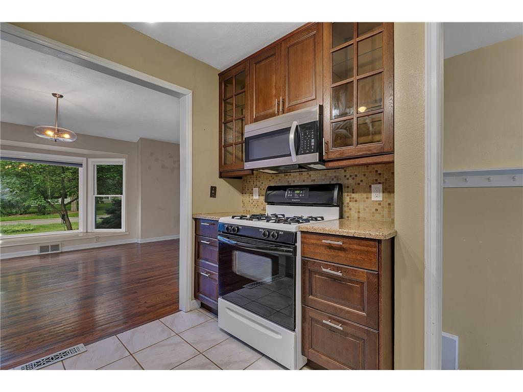 10206 Lakeview Drive W Minnetonka MN 55305 7092275 image10