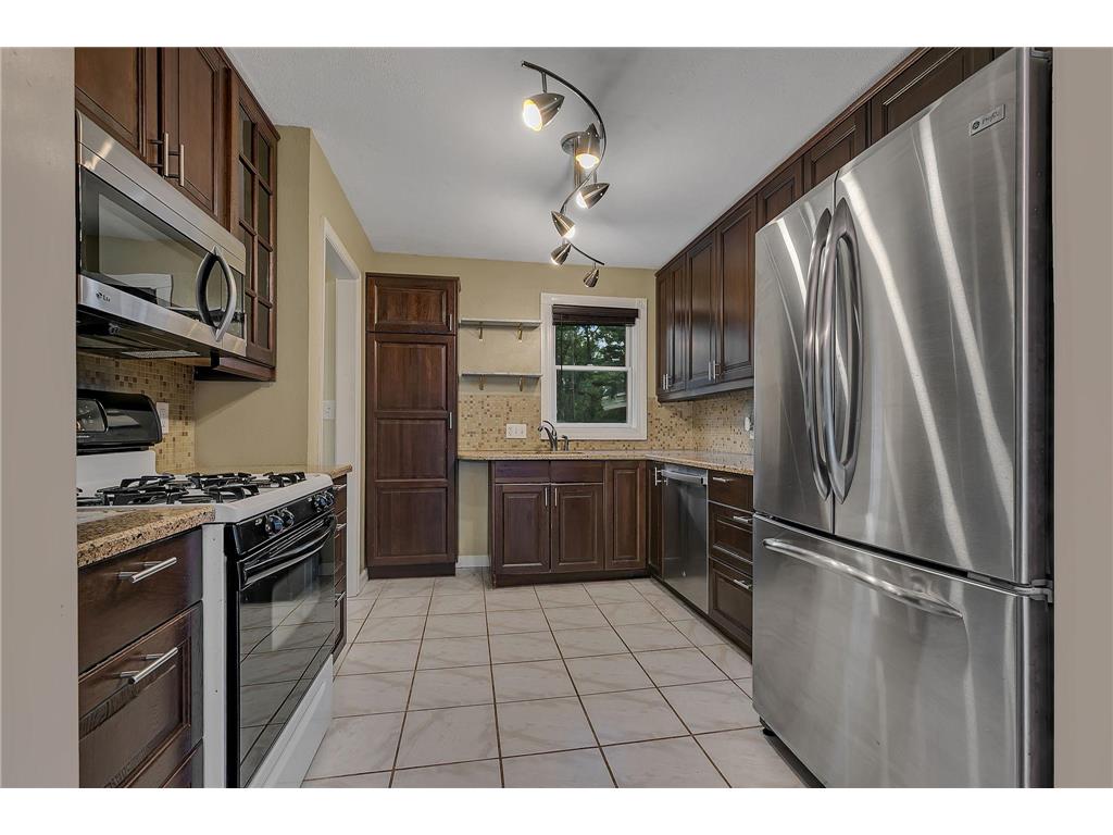 10206 Lakeview Drive W Minnetonka MN 55305 7092275 image8