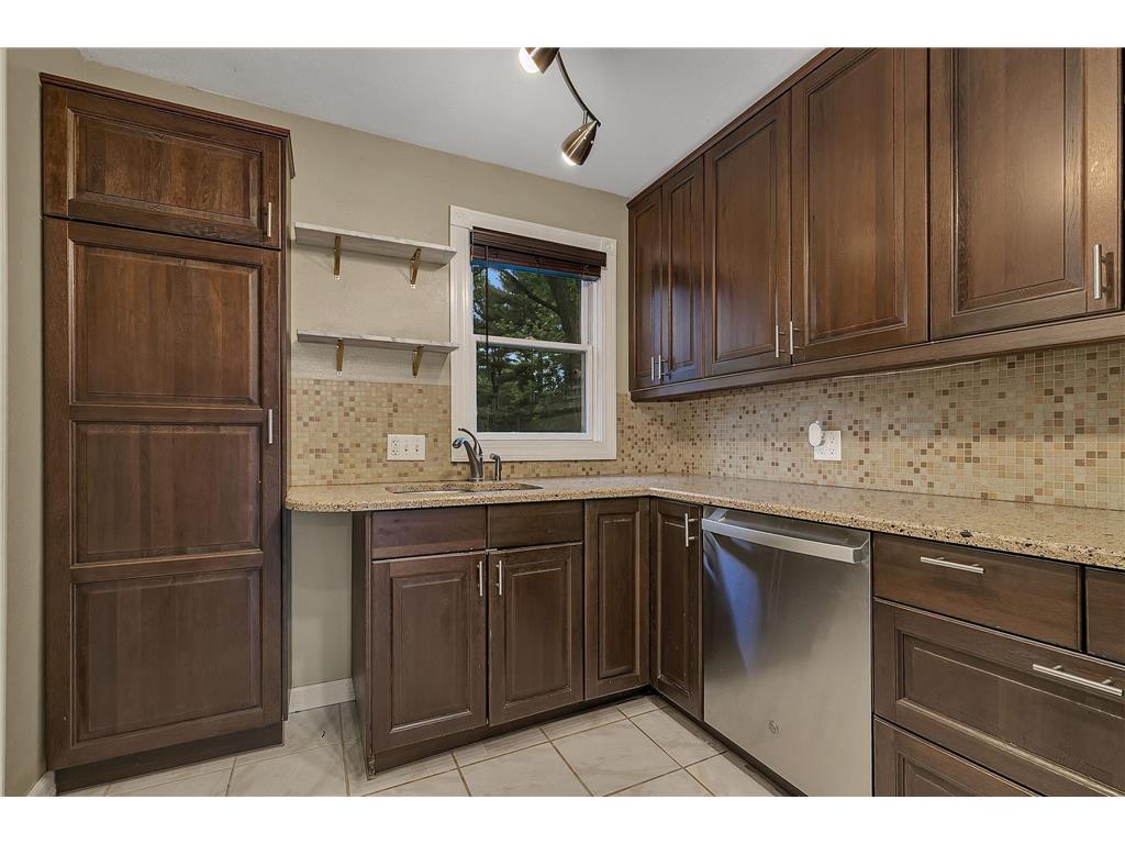 10206 Lakeview Drive W Minnetonka MN 55305 7092275 image9