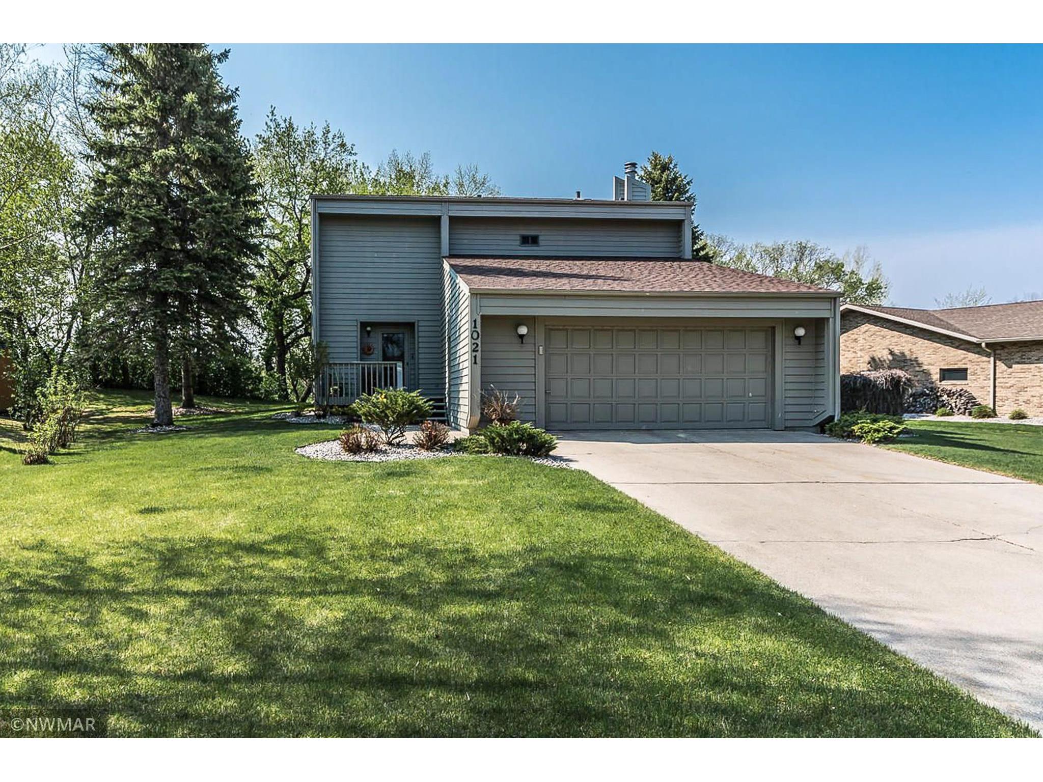 1021 Groveland Avenue, Crookston, MN 56716 MLS 5734255 Edina Realty