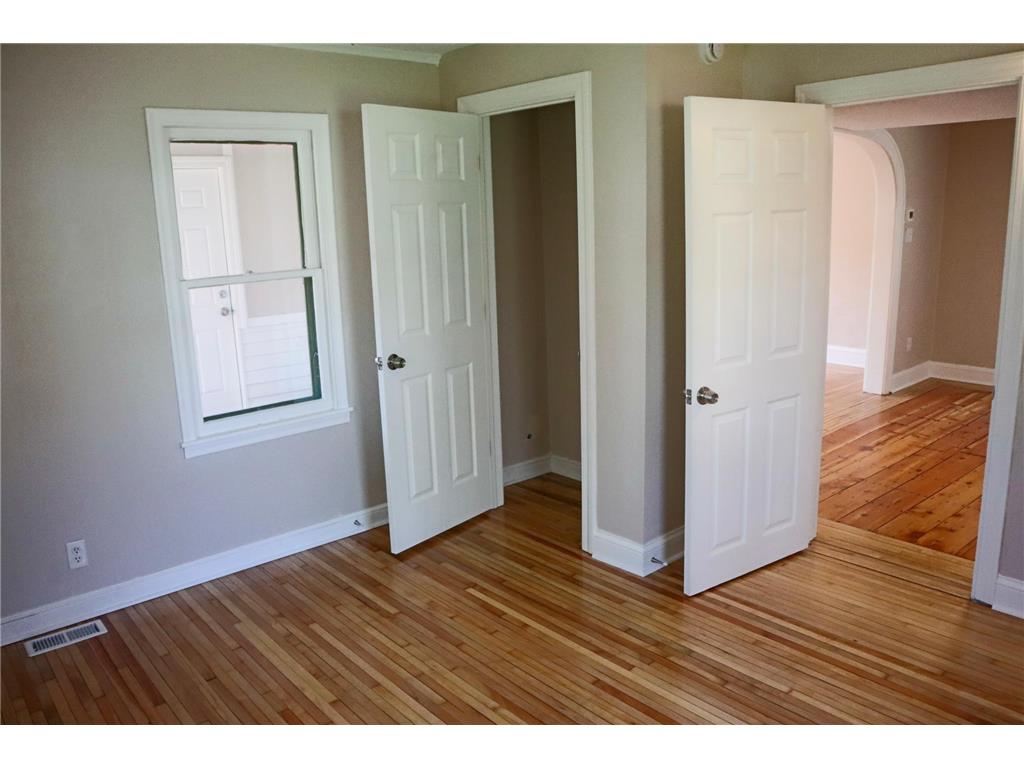 1021 Minnehaha Avenue E Saint Paul MN 55106 7071778 image13