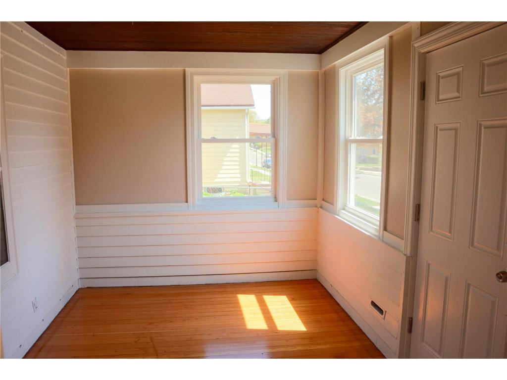 1021 Minnehaha Avenue E Saint Paul MN 55106 7071778 image4