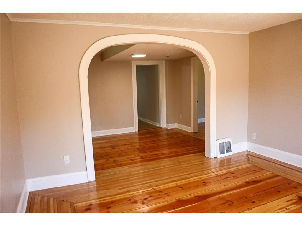1021 Minnehaha Avenue E Saint Paul MN 55106 7071778 image9