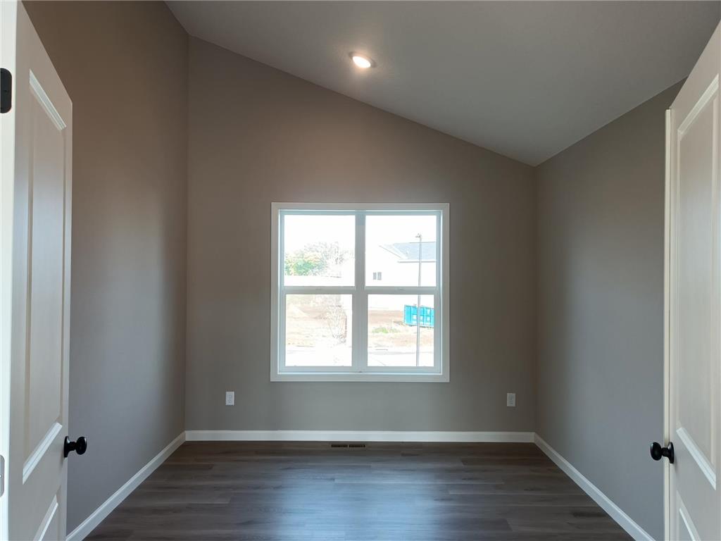 1021 NW 2nd Street NW Delano MN 55328 7024502 image12