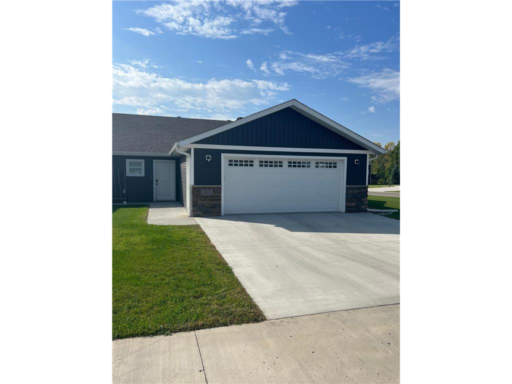 1021 Village Lane Detroit Lakes MN 56501 6458245 image1