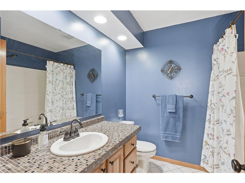 1021 Wildwood Way Chaska MN 55318 7067478 image34