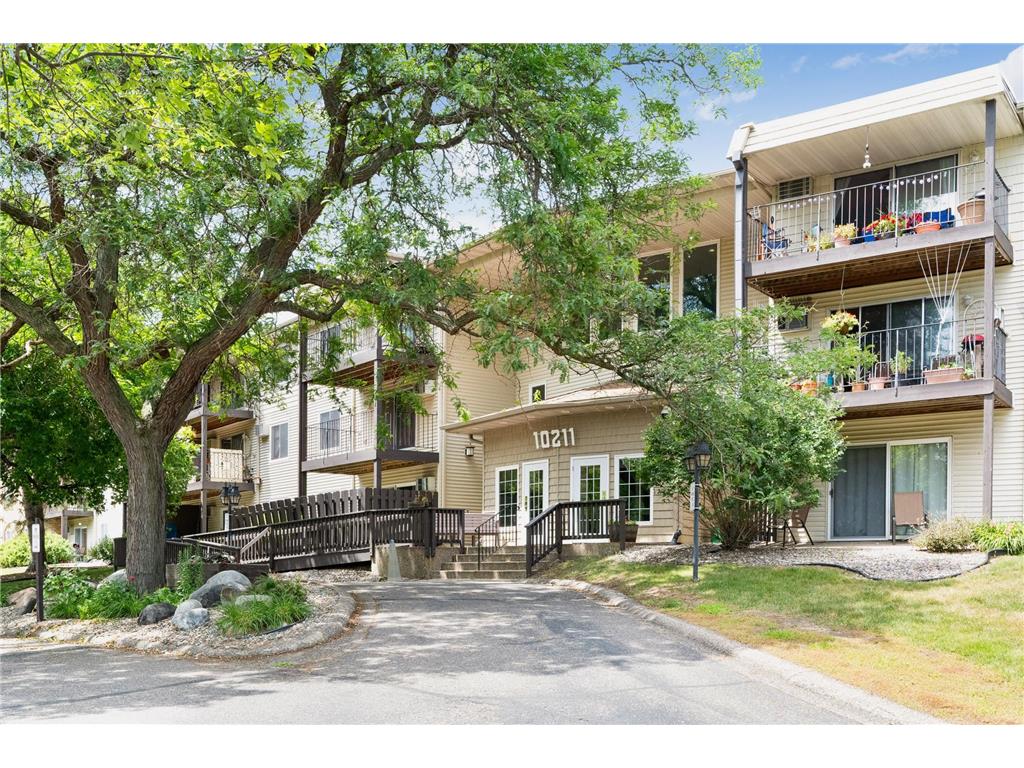 10211 Cedar Lake Road 210, MN, 55305 MLS 6110083