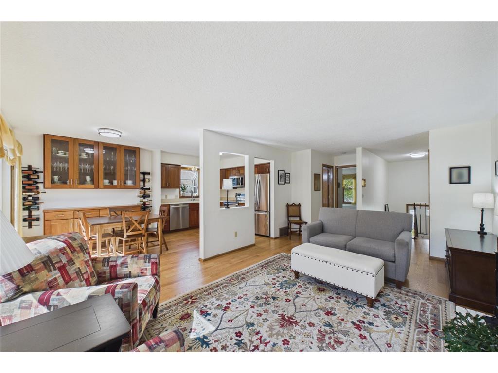 10211 Lee Drive Eden Prairie MN 55347 7067362 image3
