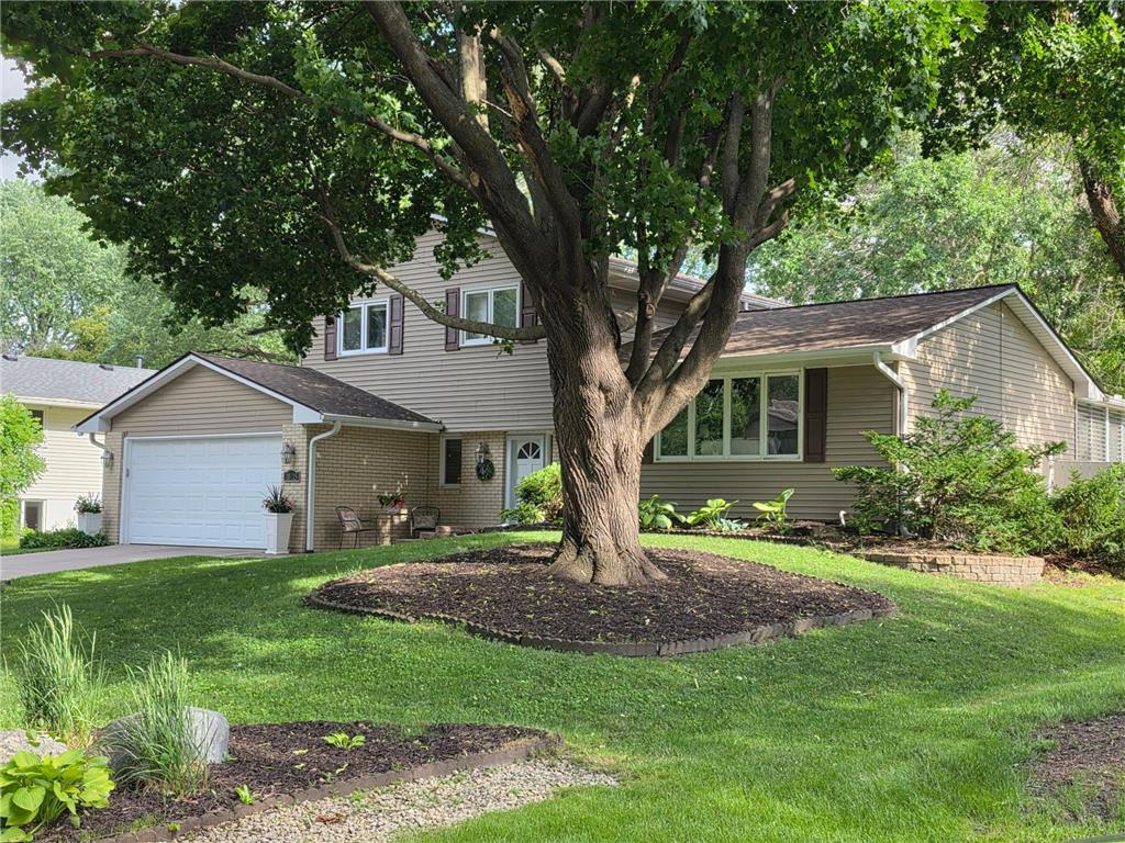 10215 39th Avenue N Plymouth MN 55441 7075711 image1