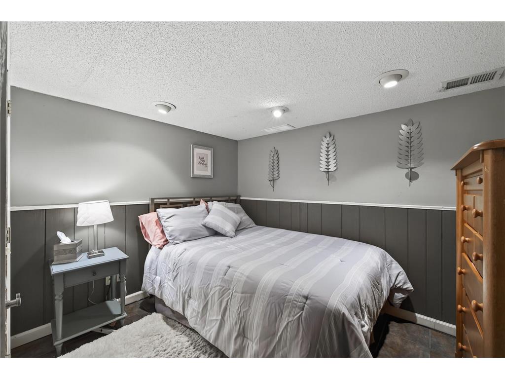 10215 39th Avenue N Plymouth MN 55441 7075711 image24
