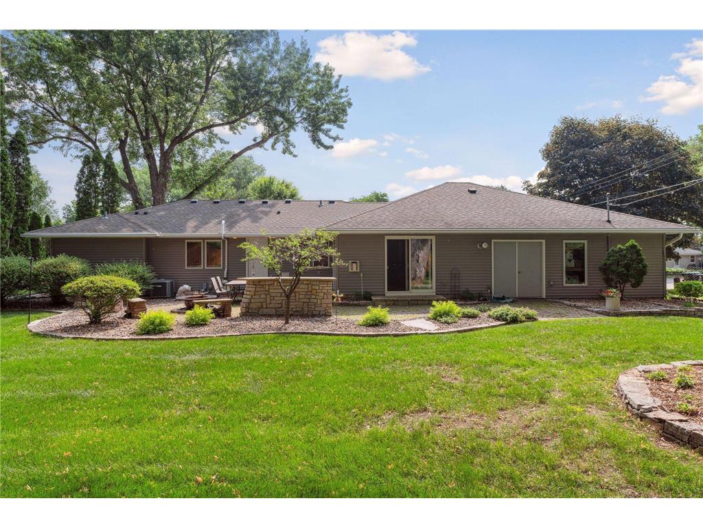 10220 Chowen Avenue S Bloomington MN 55431 6382169 image1