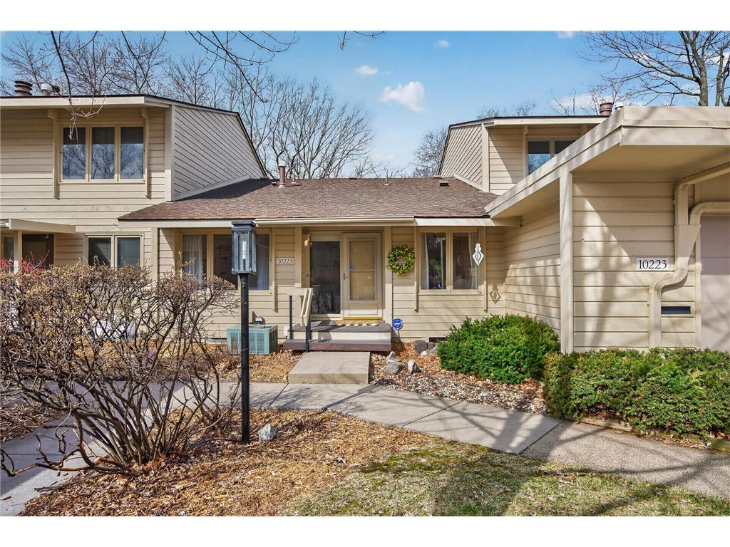 10223 Scarborough Road Bloomington MN 55437 7048589 image1
