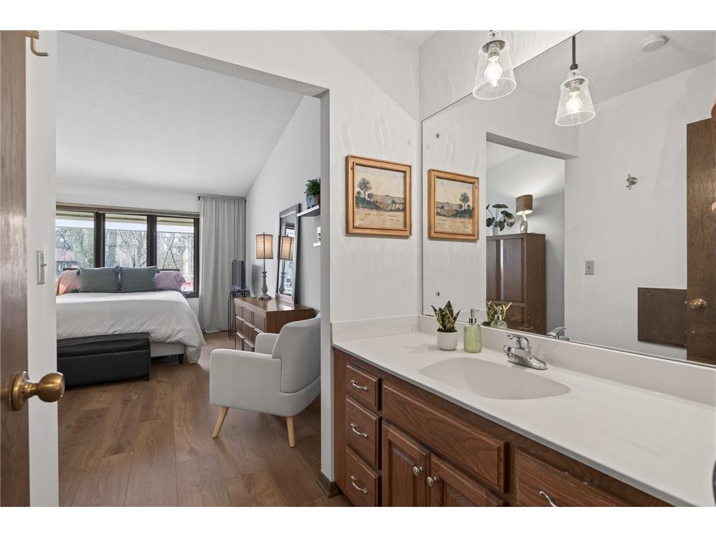 10223 Scarborough Road Bloomington MN 55437 7048589 image13