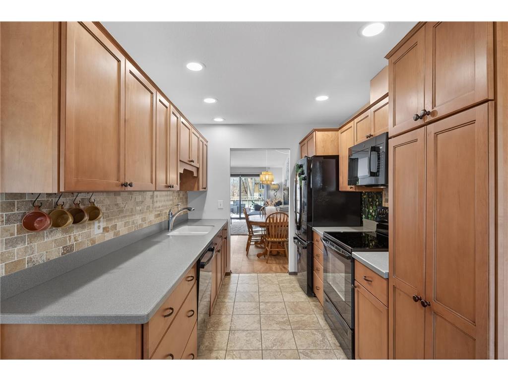10223 Scarborough Road Bloomington MN 55437 7048589 image9