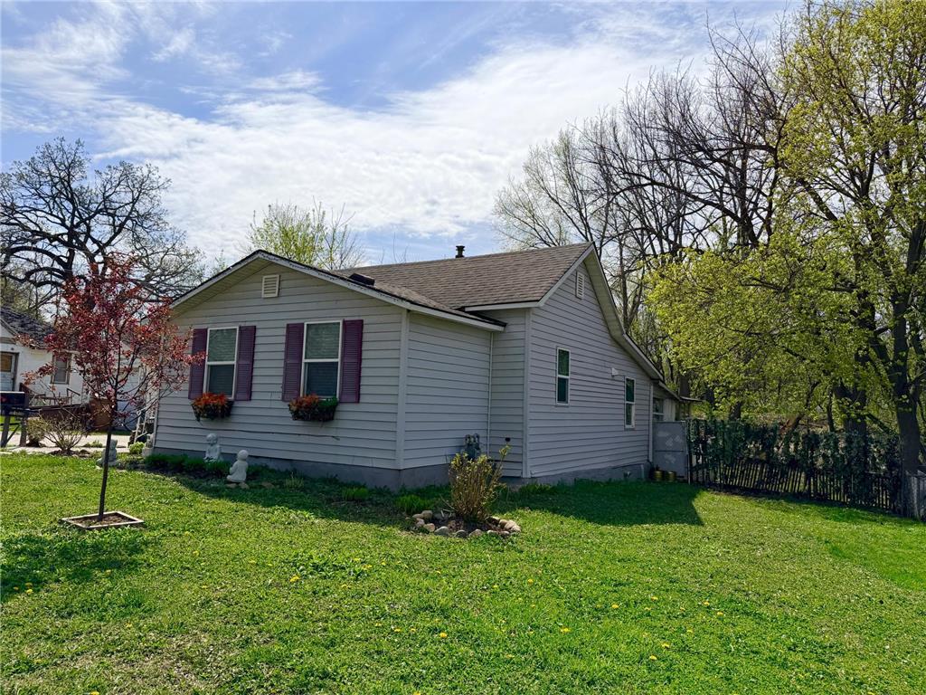 1023 Abbott Street Albert Lea MN 56007 7062254 image2