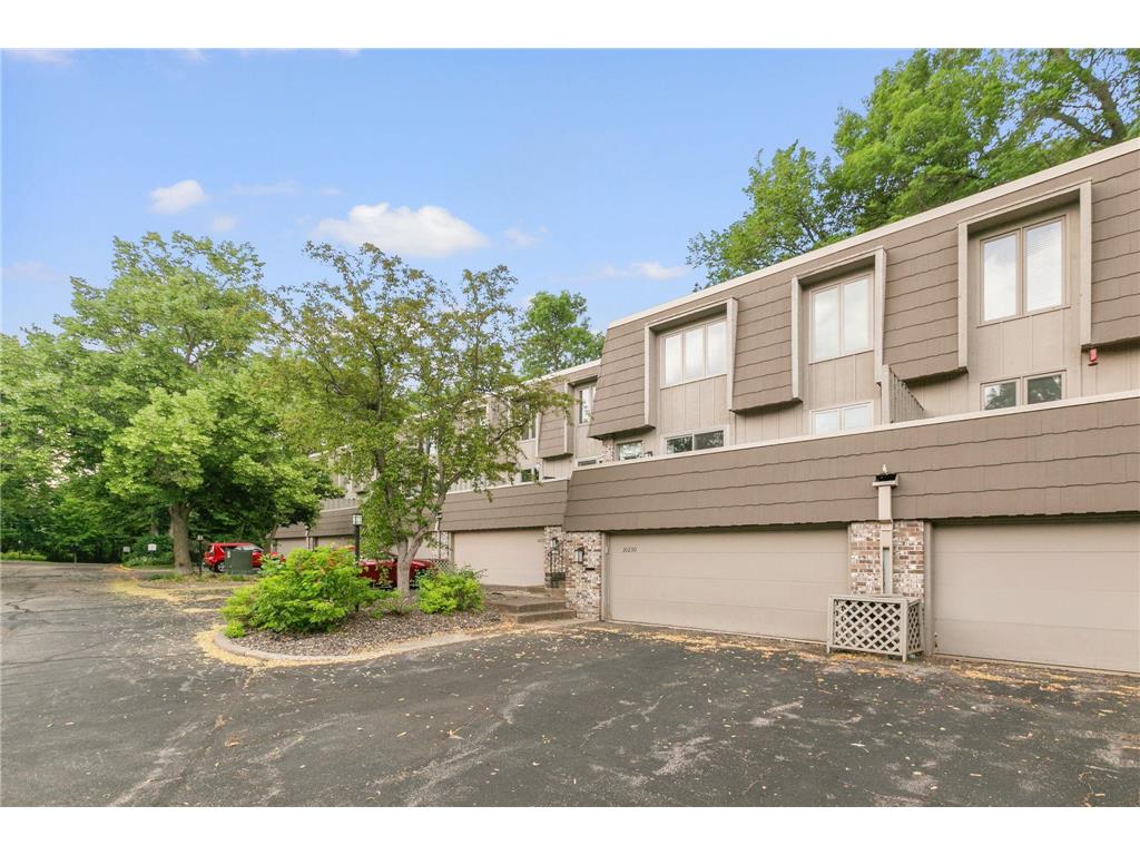 10230 Berkshire Road Bloomington MN 55437 6377442 image1