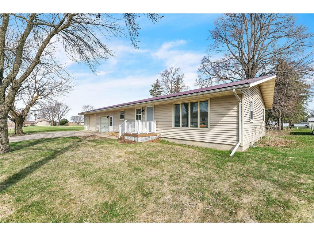 1024 10th Street Westbrook MN 56183 6700061 image1