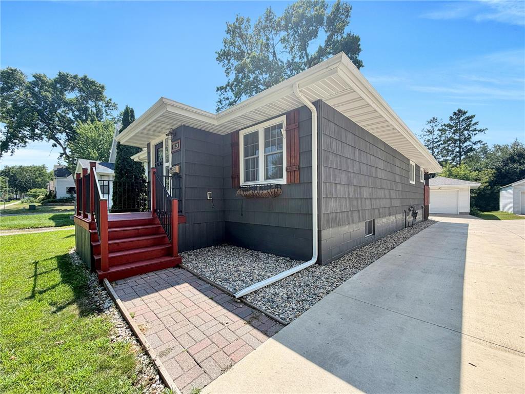 1024 5th Street SW Willmar MN 56201 7115713 image1