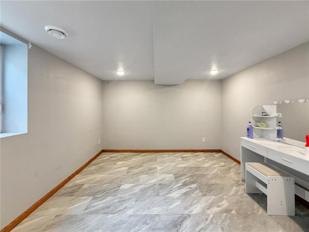 1024 5th Street SW Willmar MN 56201 7115713 image25