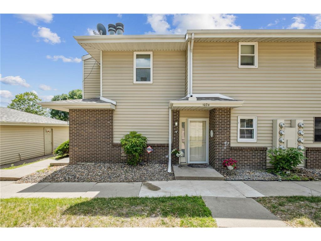 1024 E Travelers Trail Burnsville MN 55337 6381643 image1