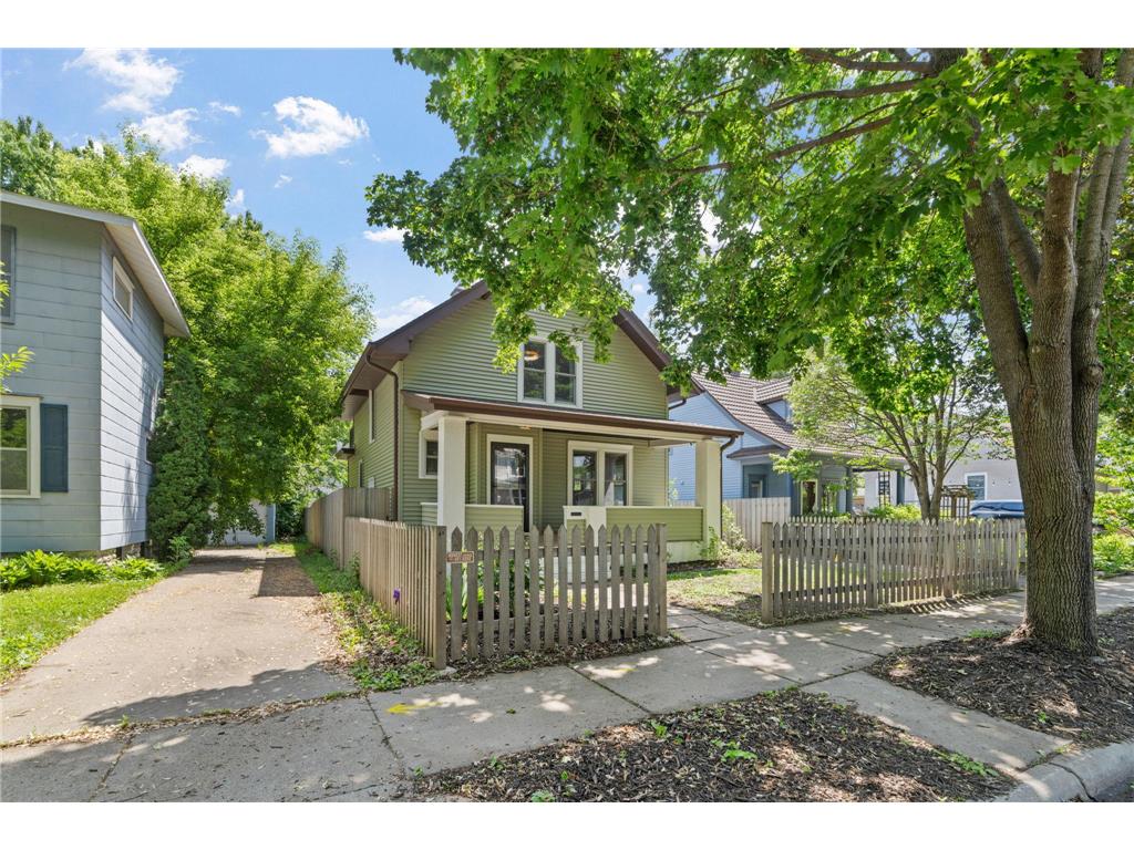 1024 Victoria Street N Saint Paul MN 55103 7070798 image3