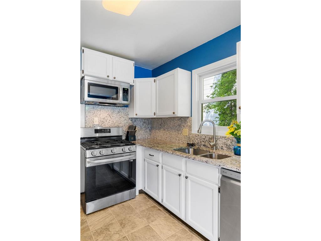 1024 Victoria Street N Saint Paul MN 55103 7070798 image31